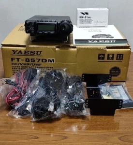 YAESU FT-857D HF/VHF/UHF ALL MODE Transceiver 50/144/430MHz Test Zakończony JAPONIA - Zdjęcie 1 z 9