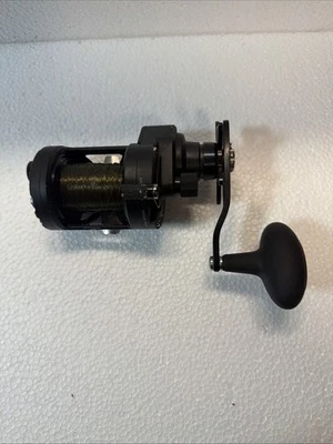 Carrete de pesca especial de fundición Penn Fathom II 15 Foto 1 de 4