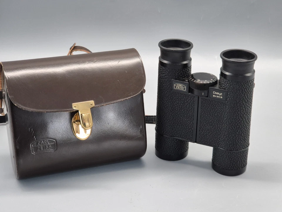 Carl Zeiss Dialyt Fernglas 8x30 B schwarz mit Lederriemen und Ledertasche - Bild 1 von 4