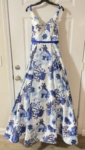 NWT Glamour by Terani Couture Women’s White Blue Floral Dress - Size 6 - Picture 1 of 8