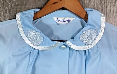 Винтажный Aristocraft женщин L нейлона синий цветочный отделки кнопка бабушка пальто халат - Изображение 1 из 4