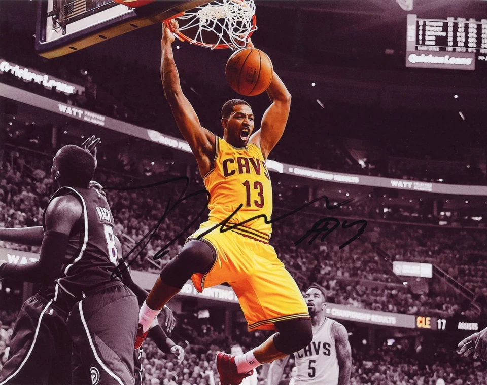 ~~ Foto auténtica firmada a mano de TRISTAN THOMPSON "Cleveland Cavaliers" 8x10 ~~ Foto 1 de 1