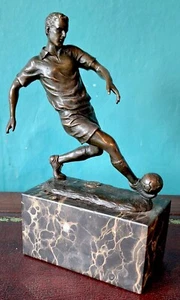 Max Milo Bronze Footballer Garanti Paris J.B.Deposee Stamp Sculpture Statue VGC - Picture 1 of 4