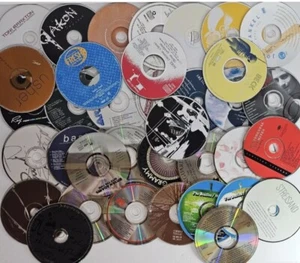 100 CD DVD Bulk Loose Lot - Wholesale - Arts & Crafts - No Cases or Inserts - Imagen 1 de 1