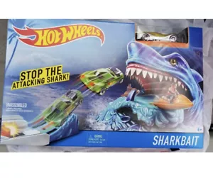  Hot Wheels SHARK BAIT Play Car & Track Set Boys 4+ Race Cars New 2016 - Picture 1 of 4