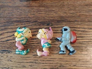 3 Vintage Selfix Pixies Martian Space Fighter Fridge Magnets - Picture 1 of 3