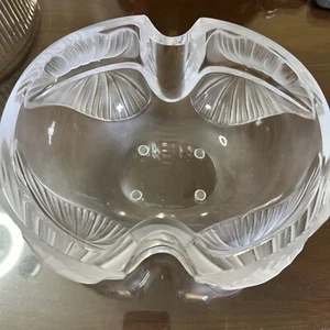 Lalique Arums 1978 Art Deco Leaf Bowl Mint Signed  9”x8”x4” - Picture 1 of 13