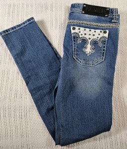 Jeans Premiere by rue21 para mujer 5/6 Reg. Puntada pesada adornada delgada de tiro bajo - Imagen 1 de 20