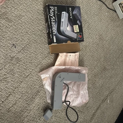 Open Box -Contenuto Nuovo -SONY -Playstation 1 PS1 -OEM -Multitap -con Istruzioni - Immagine 1 di 4