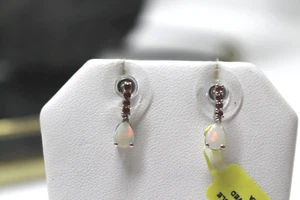 Pendientes colgantes de ópalo blanco y granate plateados/plata de ley 925 nuevos con etiquetas - Imagen 1 de 8