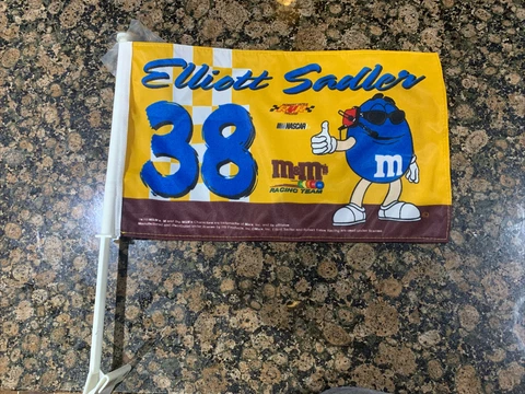 ELLIOTT SADLER #38 NASCAR 2005 M&M's Collectors Edition 2 Sided Car / Wall Flag Cover