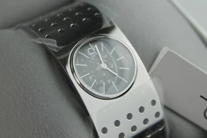 Nuevo en caja Reloj para mujer Calvin Klein brazalete de acero inoxidable K8323107 6-3/4" (leer) - Imagen 1 de 6