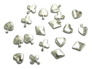 200 Silver Tone Metallic Acrylic Flatback Poker HEARTS,CLUBS,DIAMONDS,SPADE - Picture 1 of 5
