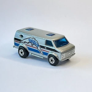 Matchbox Chevy Van Vanpire Silver Body Silber ENGLAND Base Mint - Bild 1 von 7