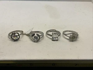 Lote de 4 anillos con piedras tamaño - Imagen 1 de 16