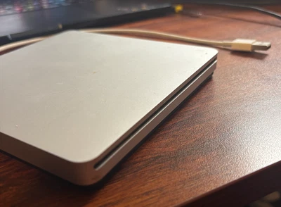Apple SuperDrive - Unidad de disco USB externa  Foto 1 de 2