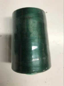 One cable de coser de terileno verde oscuro para uso doméstico y comercial - Imagen 1 de 2