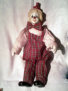 joli clown habillé - porcelaine - assis sur presentoir/ 28 cm - Bild 1 von 2