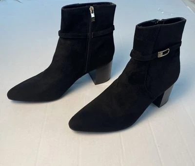 Женские сапоги Liz Claiborne из пеноматериала с эффектом памяти 11 М цвет черная замша с золотыми акцентами на блочном каблуке - Изображение 1 из 4