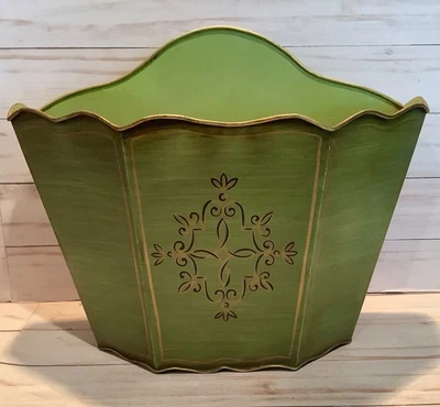 40865 Southern Living Cubo de Revista Carrito de Pared PINTADO CON TOLE DE HOJALATA VERDE Foto 1 de 4