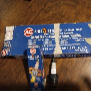 8 NOS New AC Delco GM Fire Ring Spark Plugs #44 1559492. Rare Box - Picture 1 of 3