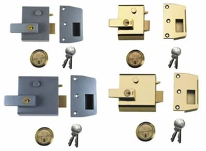 YALE n. 1 e n. 2 blocco notturno sgancio automatico con 2 tasti - Foto 1 di 6