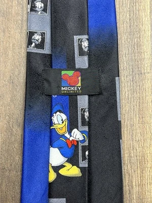 Fotos de fotos selfies corbata de pato Donald vintage de Disney MICKEY UNLIMITED para hombre. Foto 1 de 4