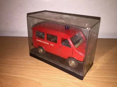 Old Cars OldCars 1:43 FIAT IVECO DAILY SOMMOZZATORI VVF Furgone in Box Vintage - Immagine 1 di 4