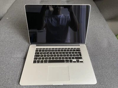Apple MacBook Pro 15“ Retina - Bild 1 von 4