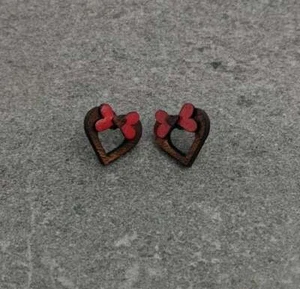 Red Bows plus Hearts on Mahogany Heart Earring - Picture 1 of 2