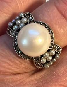 Anello vintage in argento sterling 925 con finta perla e vera marcasite misura 7,25 - Foto 1 di 15