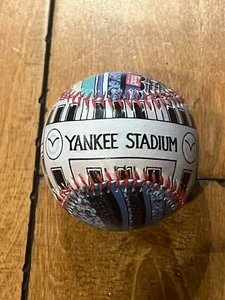 1995 Edición Limitada Unforgettaball New York Yankees Stadium Béisbol - Imagen 1 de 4