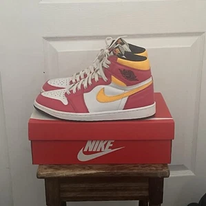 Size 9 - Jordan 1 Retro High OG Light Fusion Red 2021 - Picture 1 of 11