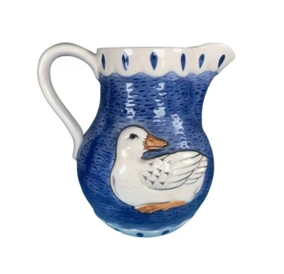 Jarra de agua TheDecorative Kitchen Duck de Sigma 7” ¿Ganso azul cobalto? Foto 1 de 4