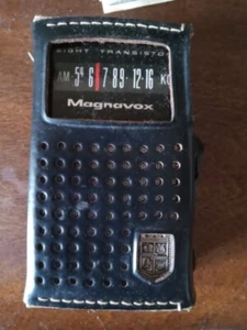 Working Magnavox Transistor Radio and Case, no breaks, cracks or chips - Picture 1 of 1