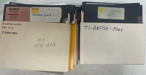 Texas Instruments TI 99/4A Large Batch of Diskettes and Programs - Afbeelding 1 van 4