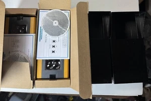 OMRON E3K-R10K4-NR-1 WITH COVERS QTY 2 NEW IN BOX Photoelectric Switch / Sensor - Picture 1 of 4