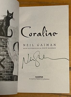 SIGNED Coraline Paperback by Neil Gaiman Foto 1 de 4