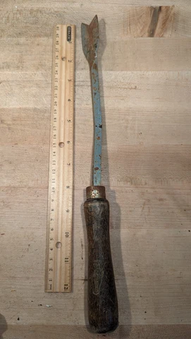 Vintage Garden Tool Hand Held Weed Puller Soil Gardening Flowers Vegetables Farm Cover