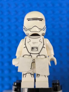 Lego Star Wars: First Order Snowtrooper with Kama sw0657 Sets 75100, 75202 - Picture 1 of 5