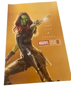 MARVEL STUDIOS DIE ERSTEN 10 JAHRE CHARAKTERPOSTER GAMORA - Bild 1 von 3