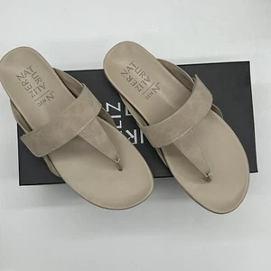 NATURALIZER women’s GenN-Twirl Thong Sandals in porcelain color leather size 7.5 - Picture 1 of 6