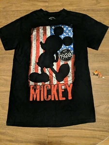 Camiseta Negra Pequeña Disney Mickey Mouse Bandera Americana Est 1928 - Imagen 1 de 4