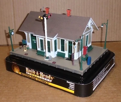 : Woodland Scenics HO Structures ... "Dansbury Train Station" #BR5023 - Image 1 of 4