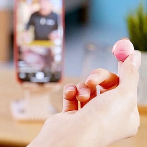 BT Fingertip Video Controller Mobile Phone Remote Control Device BT Contro HLF - Photo 1 sur 12