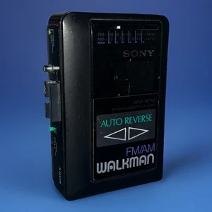 Reproductor de casete Sony Walkman WM-AF42 no reproduce radio funciona AM/FM PARA REPUESTOS - Imagen 1 de 5
