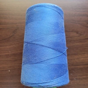 T-27 - 100% SPUN POLY THREAD / 6000YD CONE - ROYAL - 1 Konus - Bild 1 von 2