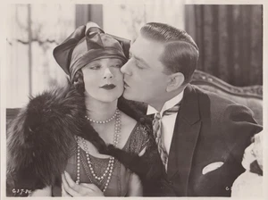 1925 Press Photo Actress Nita Naldi and Kenneth Harlan in "The Marriage Whirl" - Picture 1 of 2