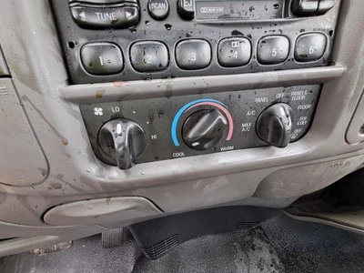 Temperature Control Heritage With AC Fits 99-04 FORD F150 PICKUP 2503915 - Image 1 of 4
