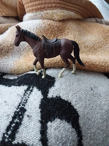 Nuovo Ray Giocattolo Cavallo Figura Animale Sella e Briglia Marrone Bianco Calzini Vintage Mini - Foto 1 di 12